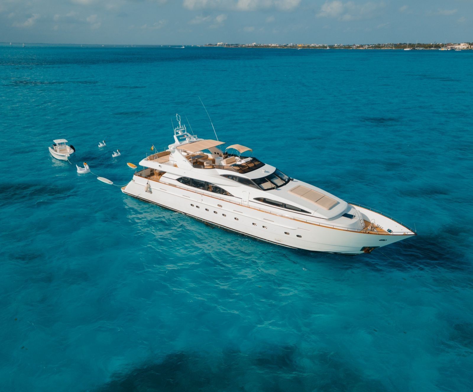 Azimut | 100 ft